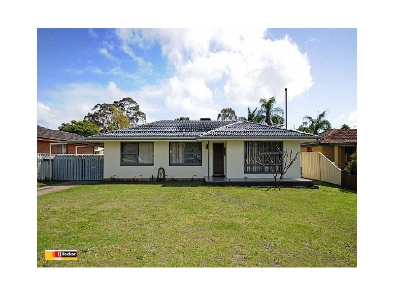 44 Riga Crescent, Willetton WA 6155