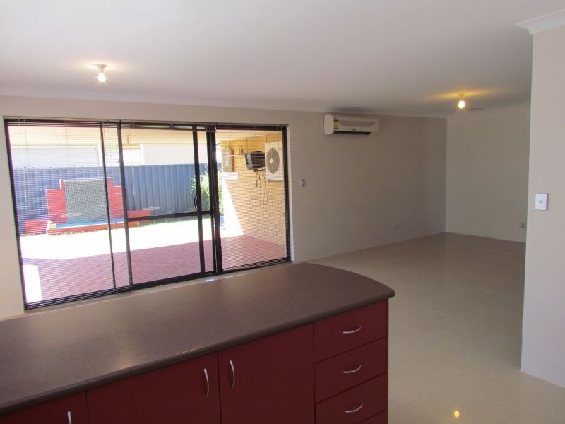 12 Dennis Way, Canning Vale WA 6155