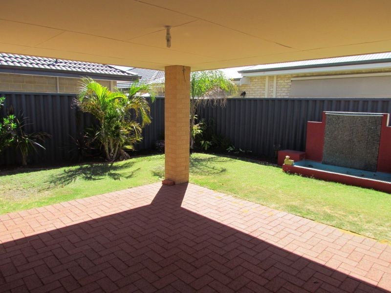 12 Dennis Way, Canning Vale WA 6155