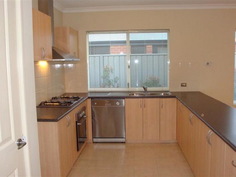 6 Weybridge, Wellard WA 6170