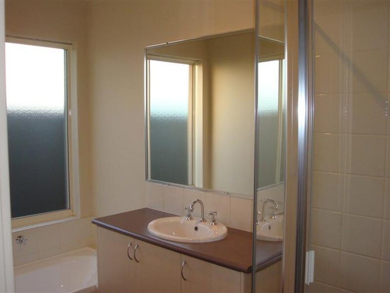 6 Weybridge, Wellard WA 6170