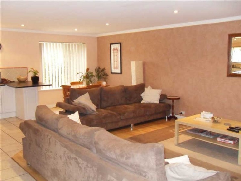 2 McFarlane Place, Willetton WA 6155