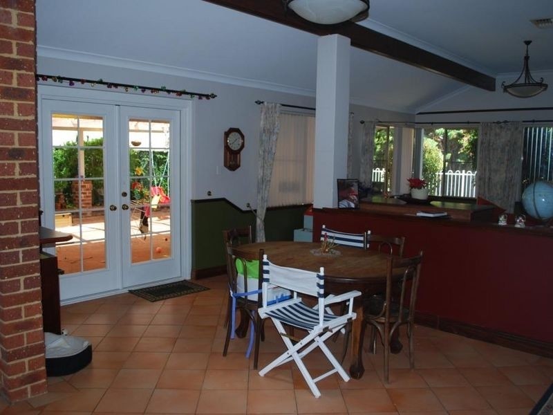 9 Alaric Court, Parkwood WA 6147