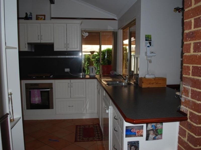 9 Alaric Court, Parkwood WA 6147