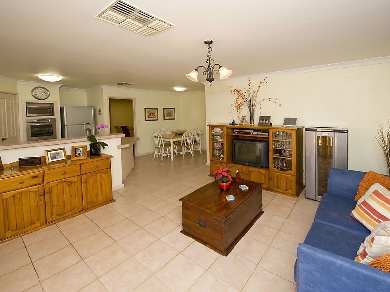 2 Tippett Court, Willetton WA 6155