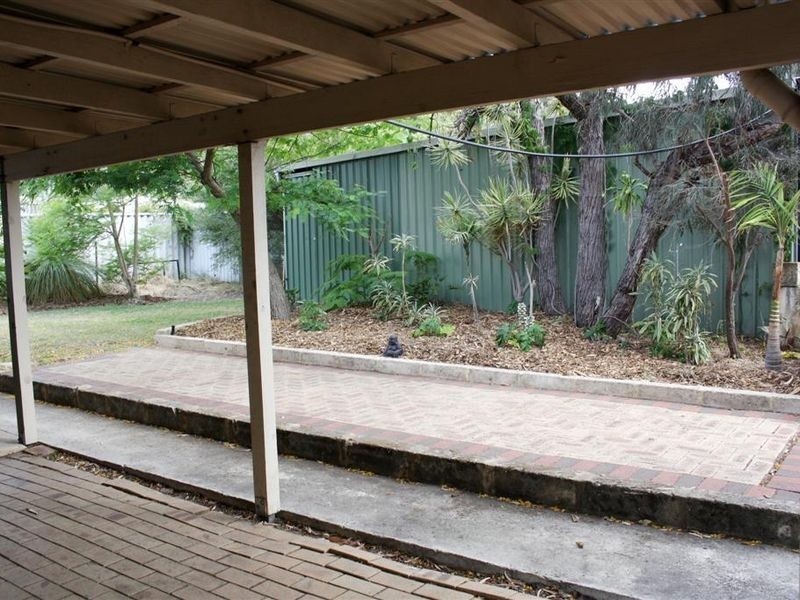 1 Cobble Court, Bibra Lake WA 6163