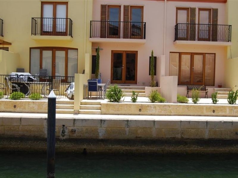 92/18 Port Quays, Wannanup WA 6210