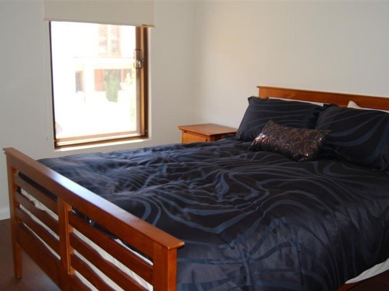 92/18 Port Quays, Wannanup WA 6210