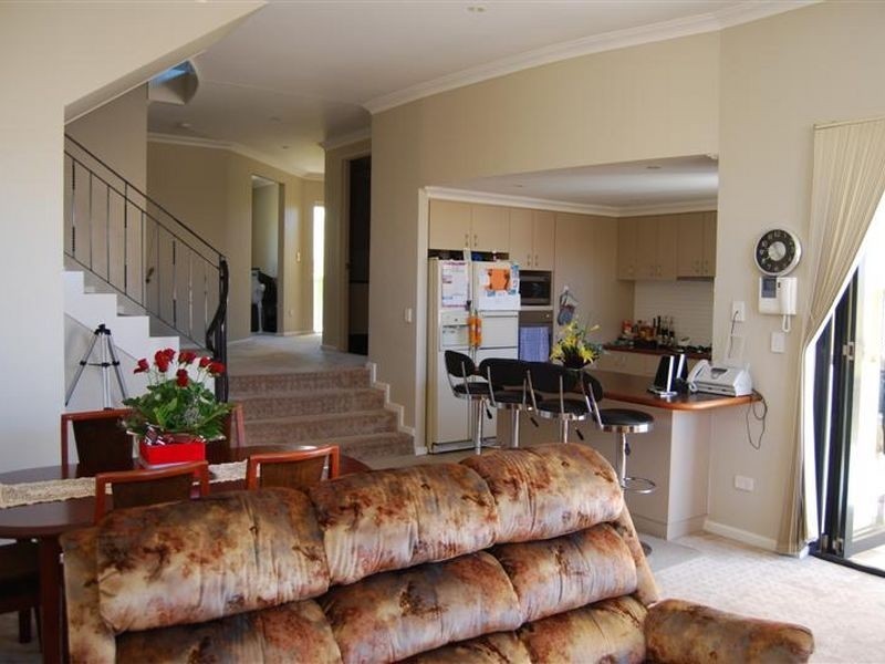 6/2 The Pass, Dawesville WA 6210