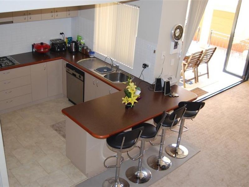 6/2 The Pass, Dawesville WA 6210