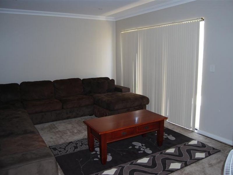 6/2 The Pass, Dawesville WA 6210