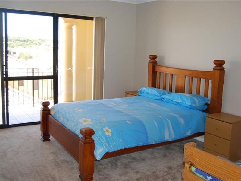 6/2 The Pass, Dawesville WA 6210