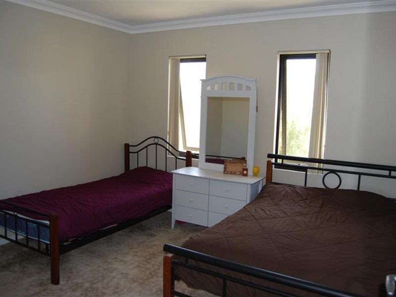 6/2 The Pass, Dawesville WA 6210