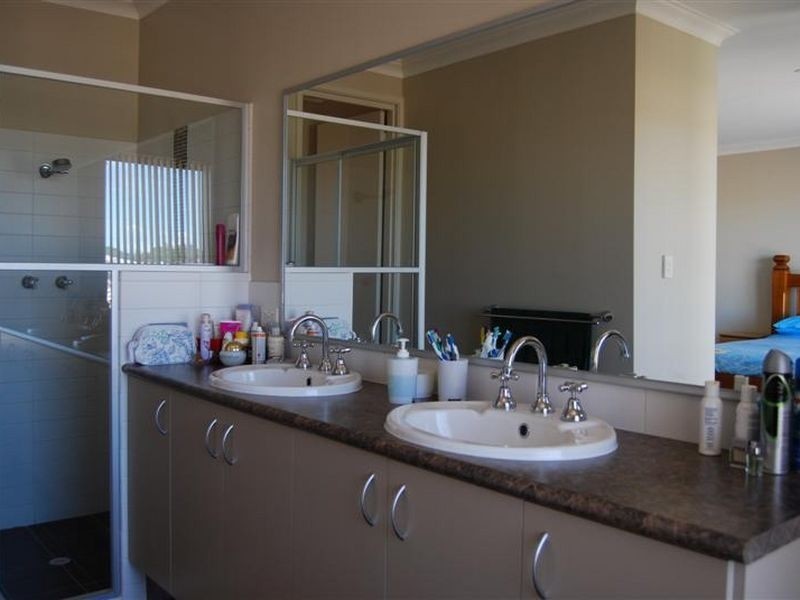 6/2 The Pass, Dawesville WA 6210