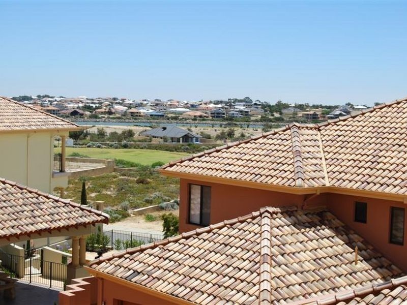 6/2 The Pass, Dawesville WA 6210