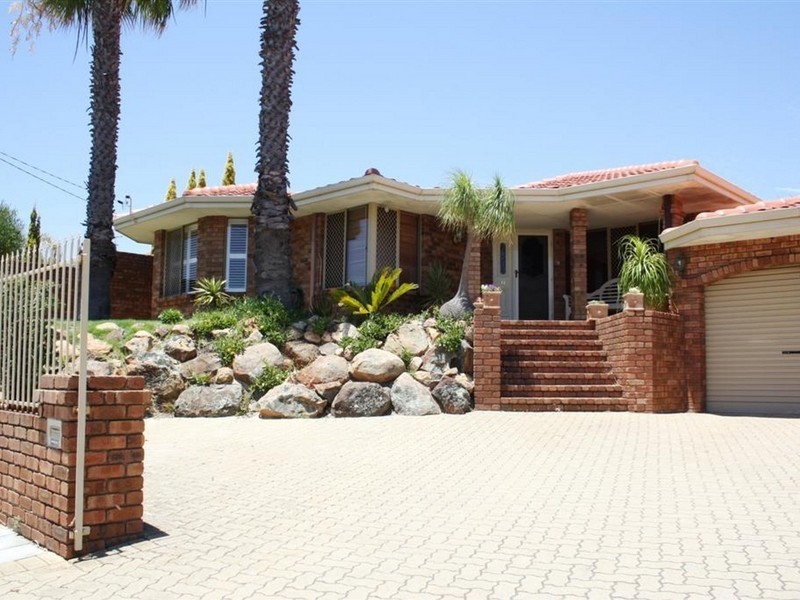 11 Burrendah Boulevard, Willetton WA 6155