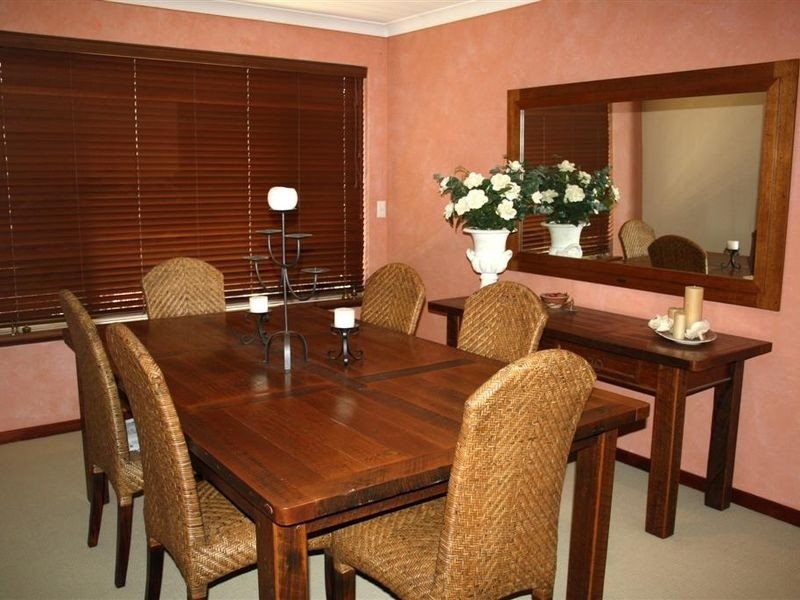 11 Burrendah Boulevard, Willetton WA 6155