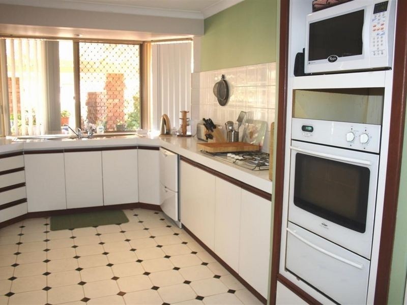 11 Burrendah Boulevard, Willetton WA 6155