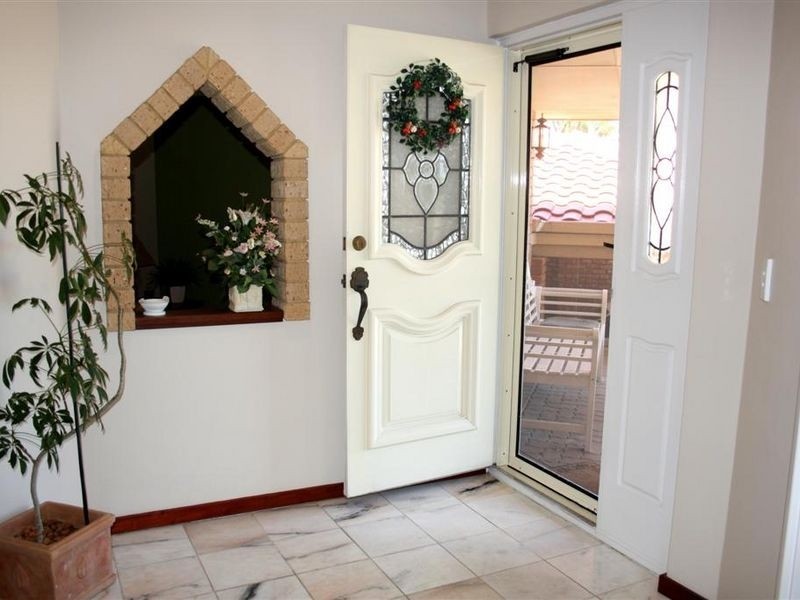 11 Burrendah Boulevard, Willetton WA 6155