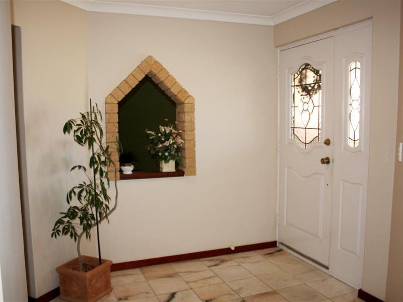 11 Burrendah Boulevard, Willetton WA 6155