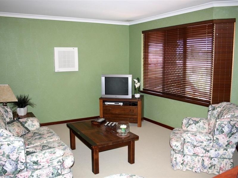 11 Burrendah Boulevard, Willetton WA 6155