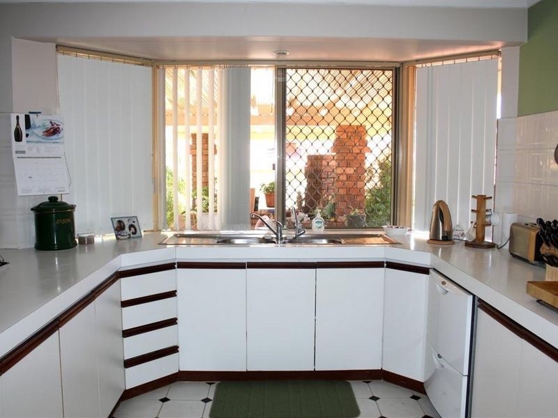 11 Burrendah Boulevard, Willetton WA 6155