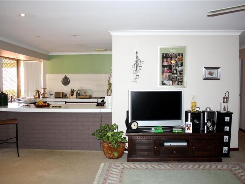 11 Burrendah Boulevard, Willetton WA 6155