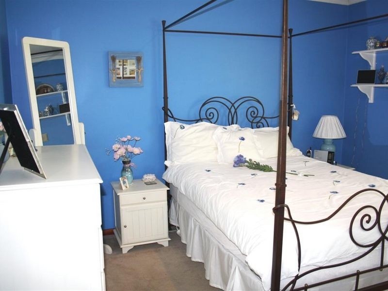 11 Burrendah Boulevard, Willetton WA 6155