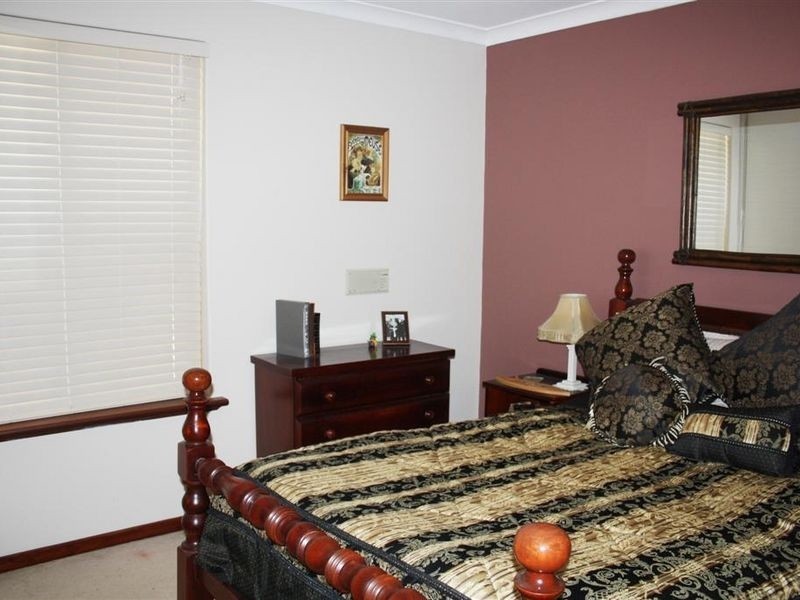 11 Burrendah Boulevard, Willetton WA 6155