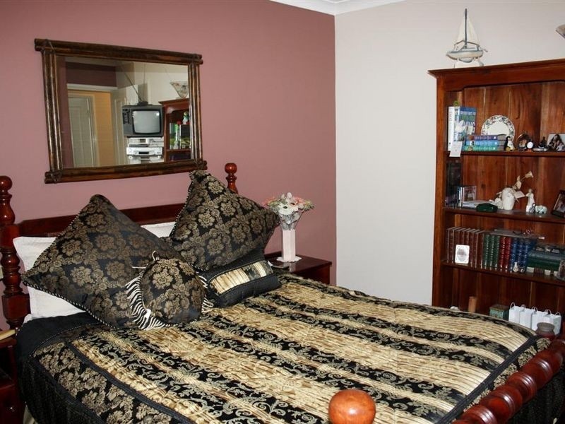 11 Burrendah Boulevard, Willetton WA 6155