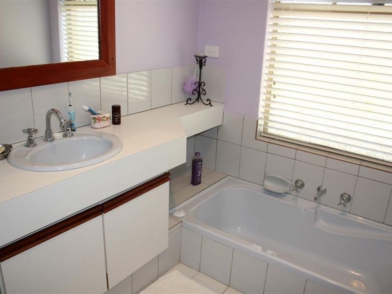 11 Burrendah Boulevard, Willetton WA 6155