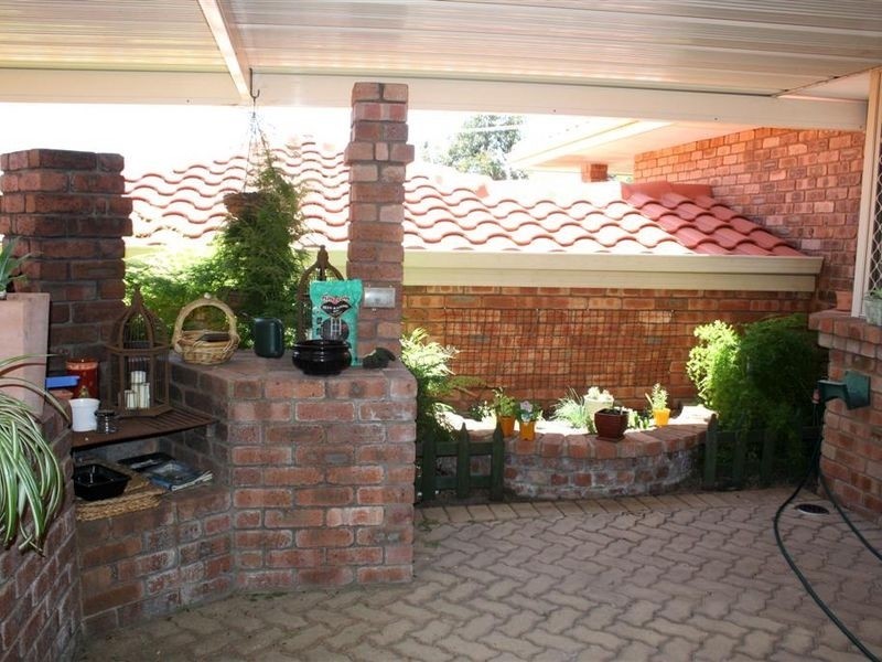 11 Burrendah Boulevard, Willetton WA 6155