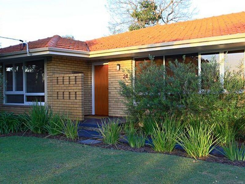 24 Tricourt Grove, Riverton WA 6148