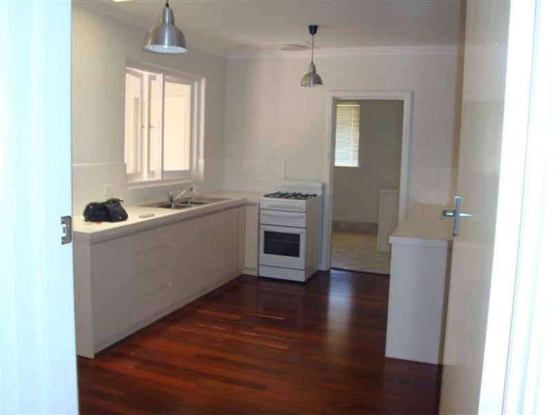 24 Tricourt Grove, Riverton WA 6148