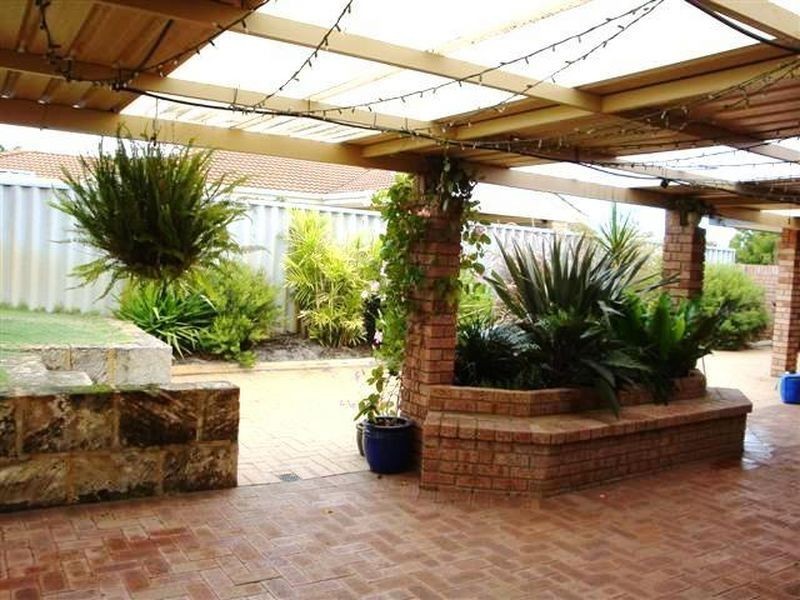 16 Gwalia Place, Bibra Lake WA 6163