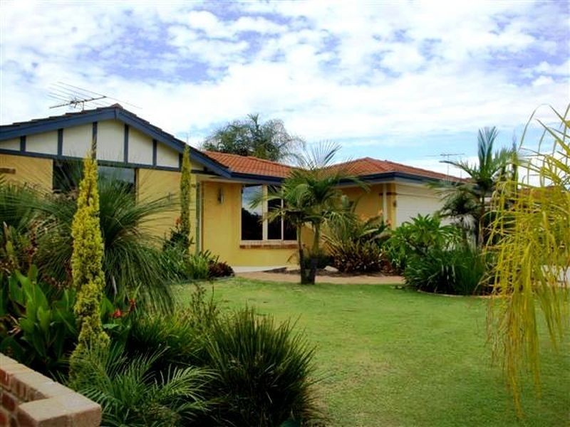 16 Gwalia Place, Bibra Lake WA 6163