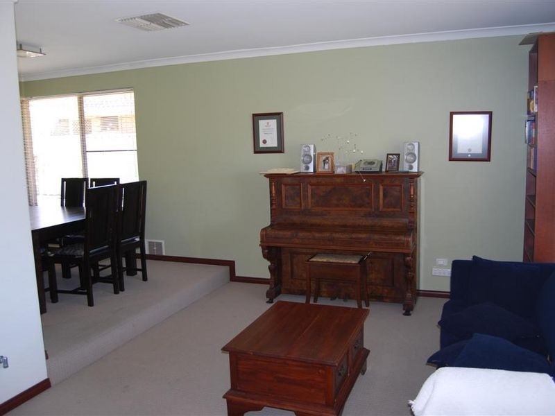 38 Denny Way, Parkwood WA 6147