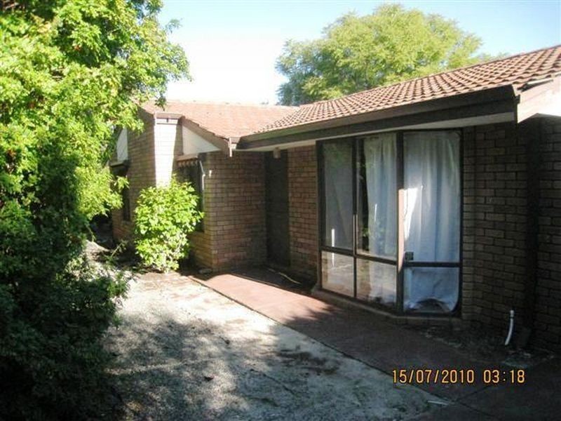 8 Merino Court, Thornlie WA 6108