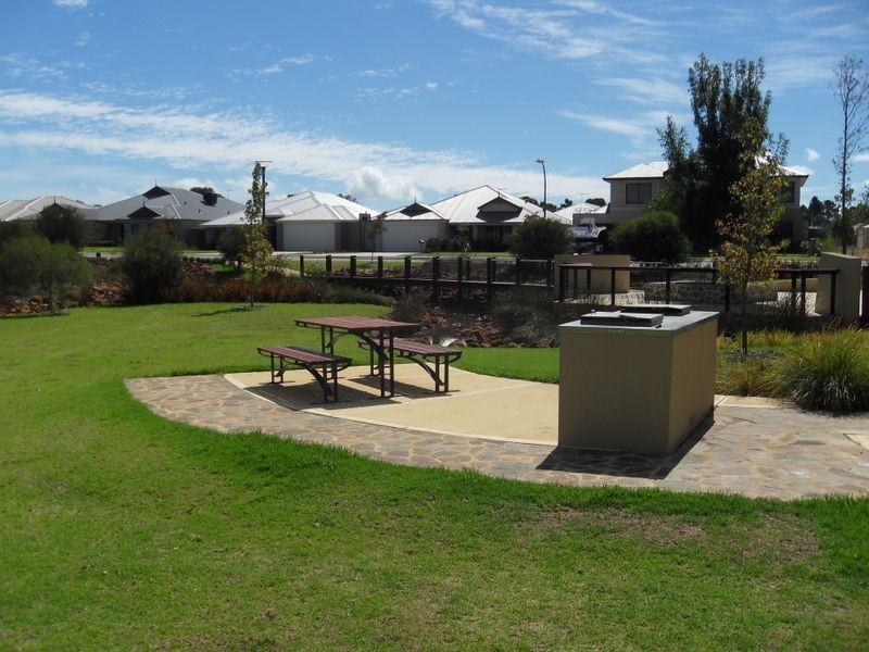 7 Temple Way, Forrestdale WA 6112