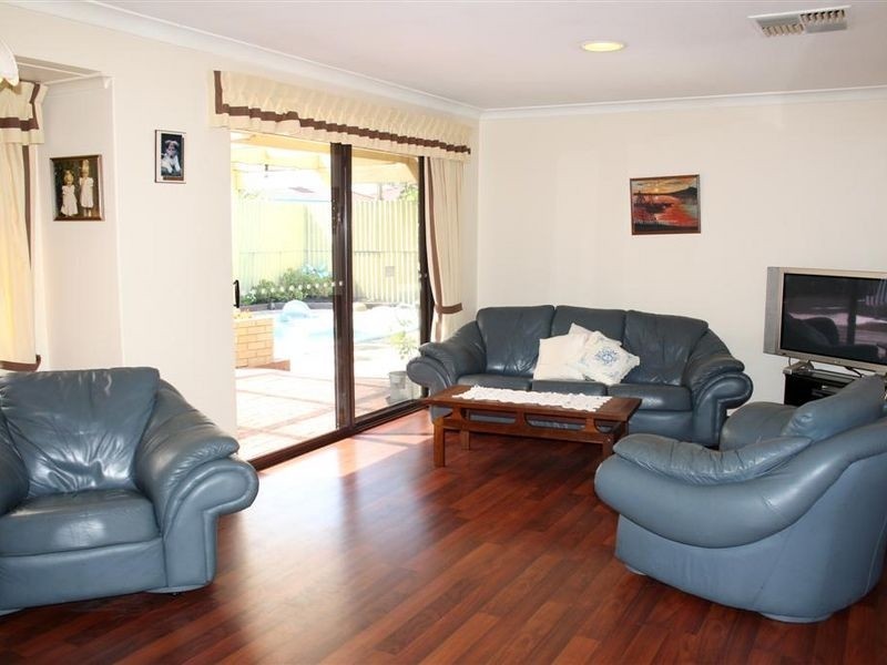 15 Granville Way, Willetton WA 6155