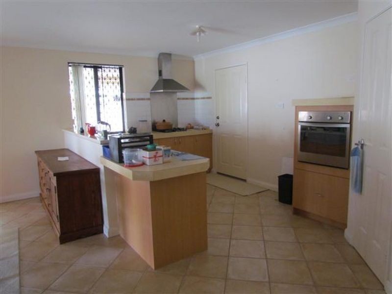 15 Glennon Way, Rossmoyne WA 6148