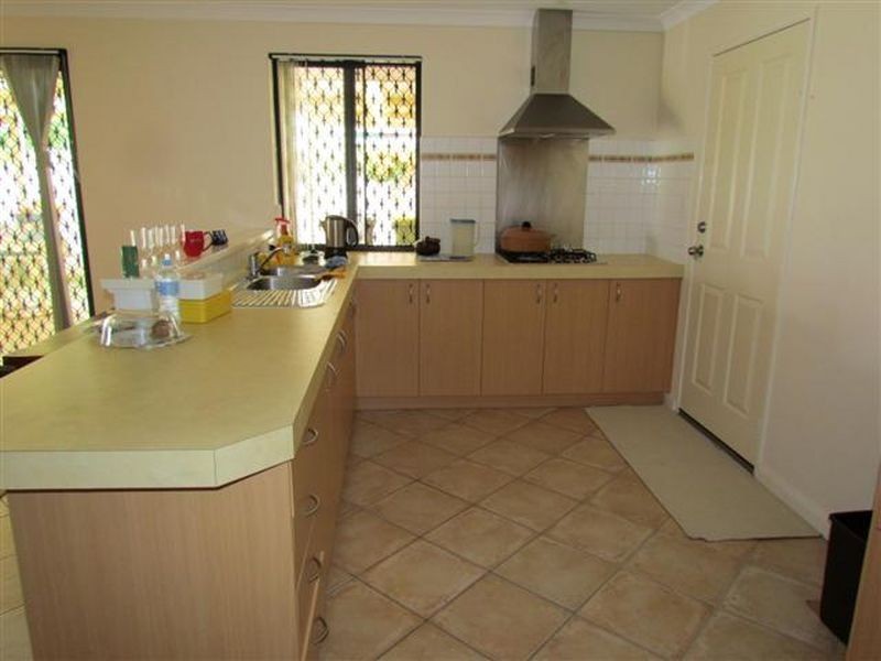 15 Glennon Way, Rossmoyne WA 6148