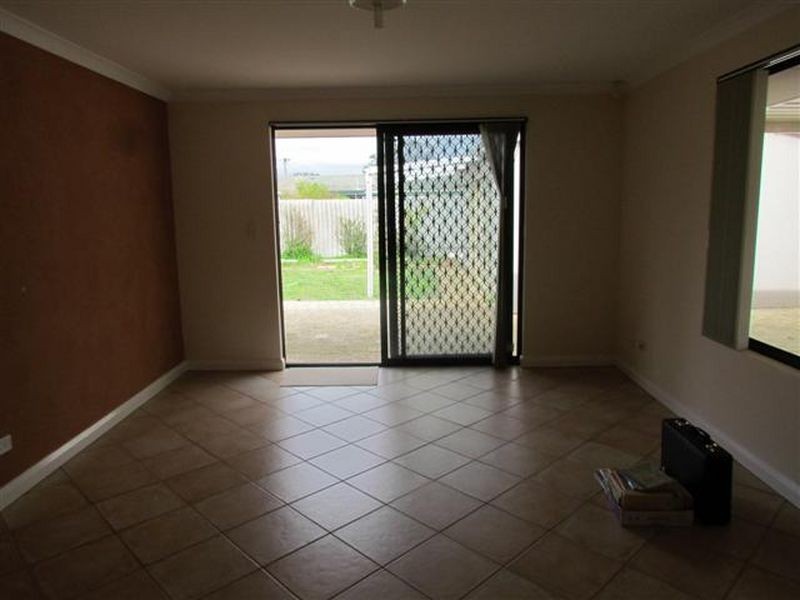 15 Glennon Way, Rossmoyne WA 6148