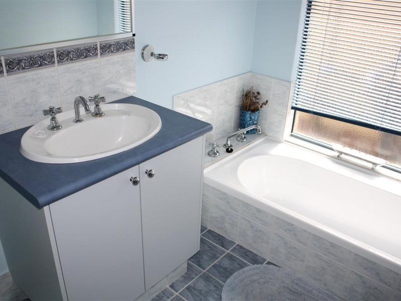 17 Russelia Street, Canning Vale WA 6155