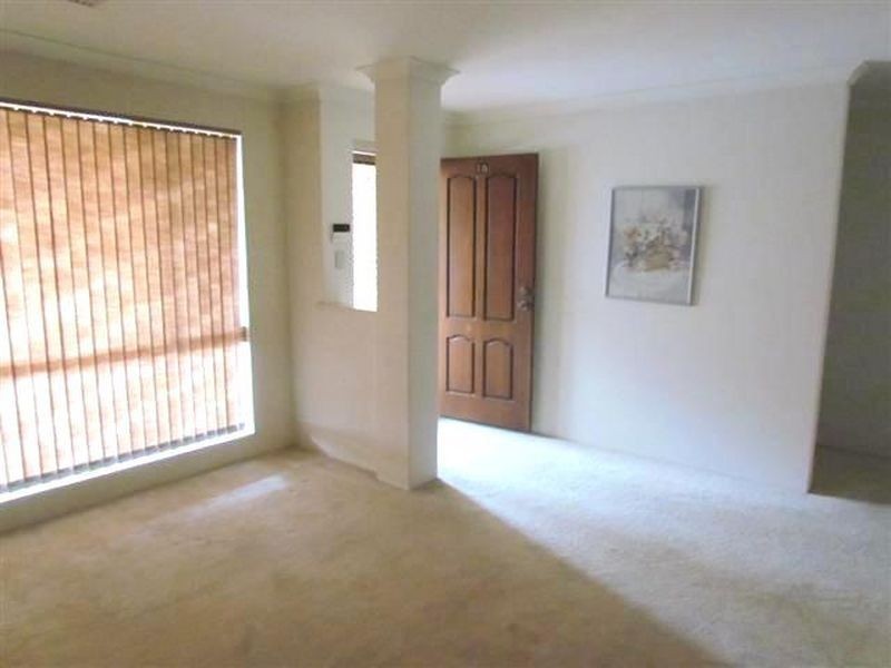 15/15 Summer Place, Thornlie WA 6108