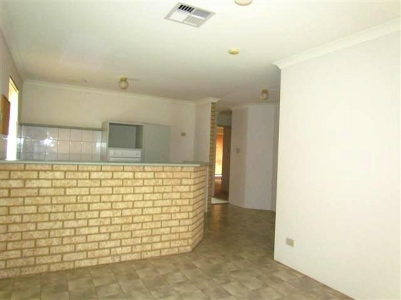 15/15 Summer Place, Thornlie WA 6108