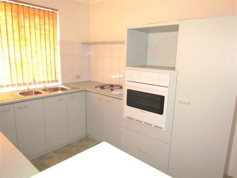 15/15 Summer Place, Thornlie WA 6108