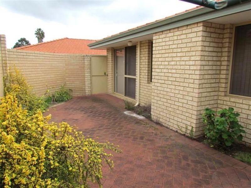 15/15 Summer Place, Thornlie WA 6108