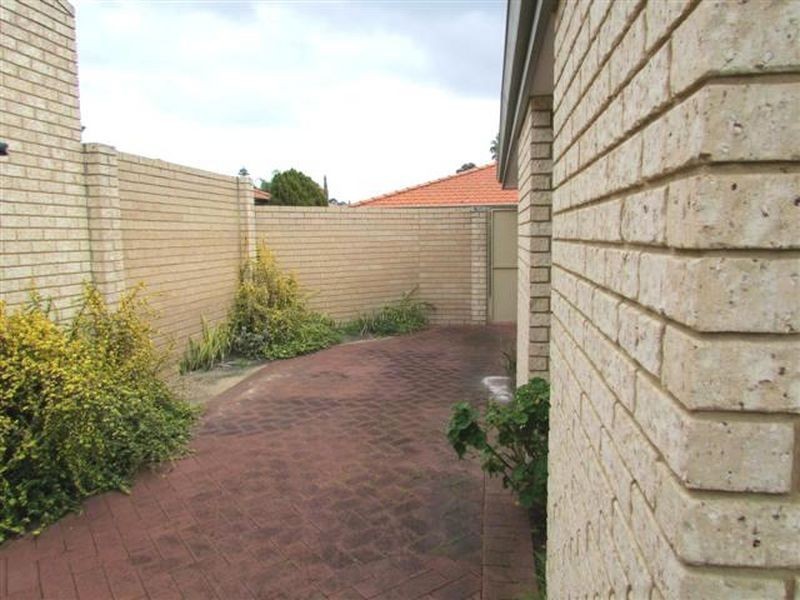 15/15 Summer Place, Thornlie WA 6108