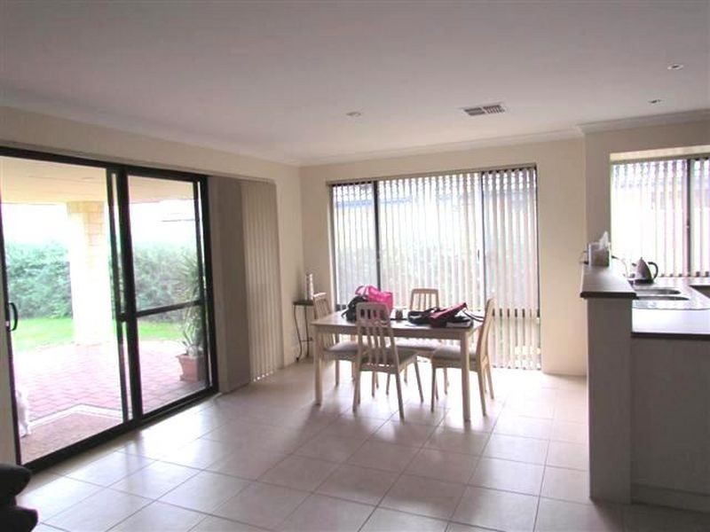 10 Wiltshire Avenue, Thornlie WA 6108